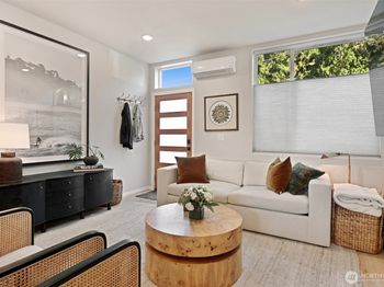 2909 S Dearborn