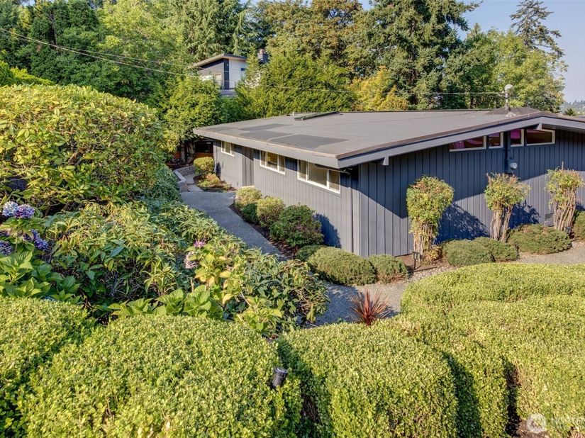 2434 73rd Avenue SE, Mercer Island WA 98040