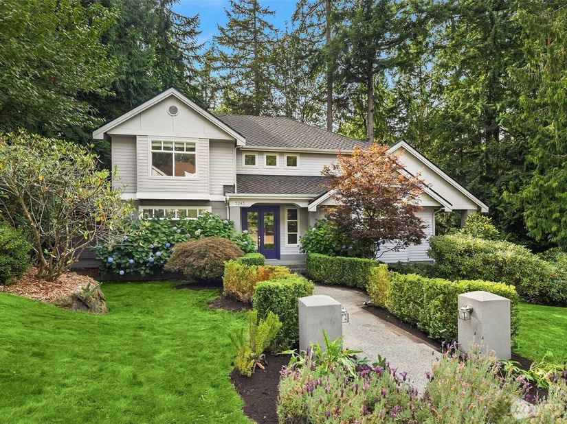 5245 Jung Frau Place NW, Issaquah WA 98027