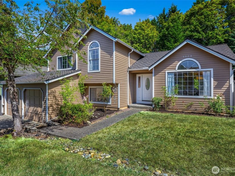 1124 S 23rd Street, Renton WA 98055