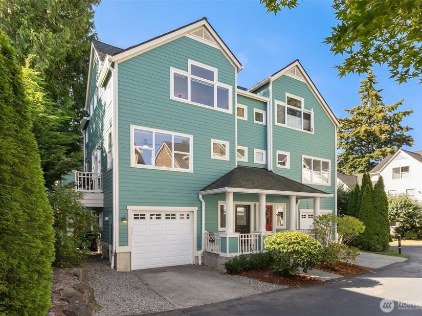 346 Wyatt Way NE 10, Bainbridge Island WA 98110