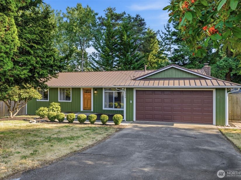 1550 172nd Avenue NE, Bellevue WA 98008