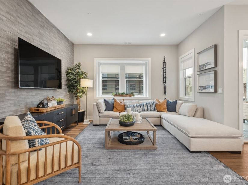 18923 99th Place NE B, Bothell WA 98011
