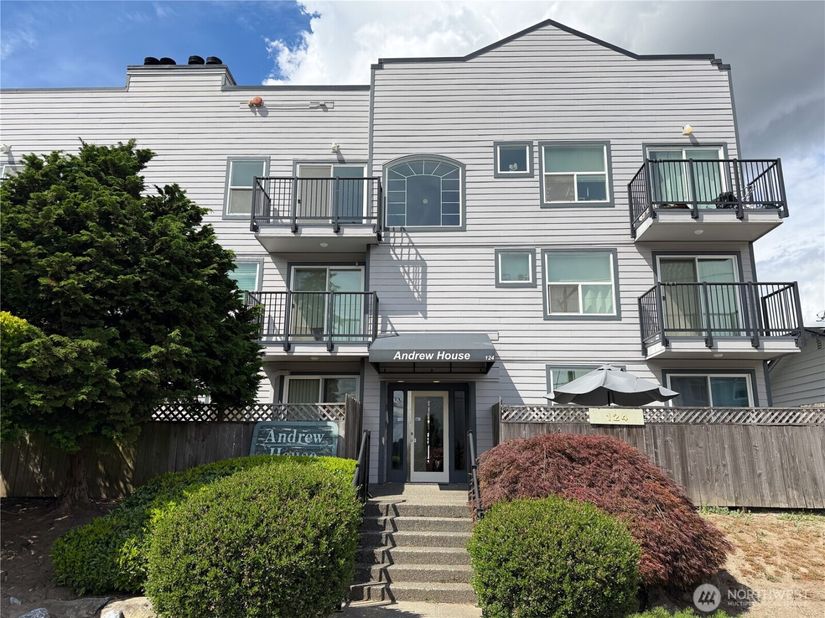 124 SW 154th Street 302, Burien WA 98166
