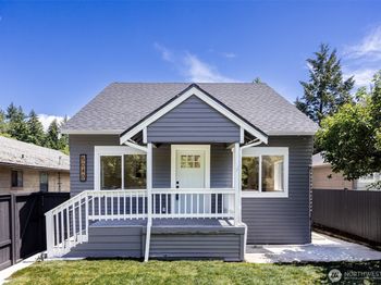 5040 35th Avenue SW