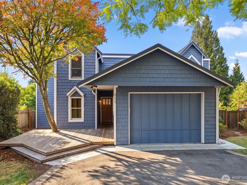 809 7th Street S, Kirkland WA 98033