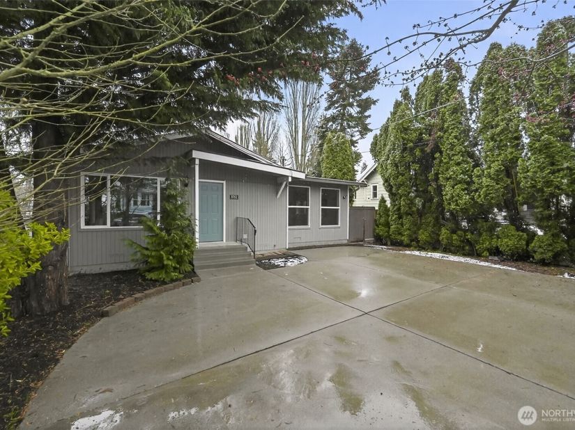8742 3rd Avenue NW, Seattle WA 98117
