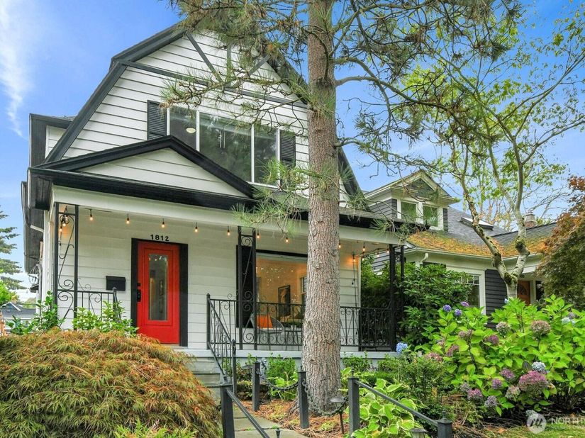 1812 6th Avenue W, Seattle WA 98119