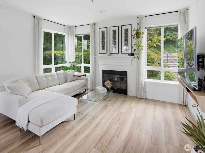 12012 NE 204th Place C203, Bothell WA 98011
