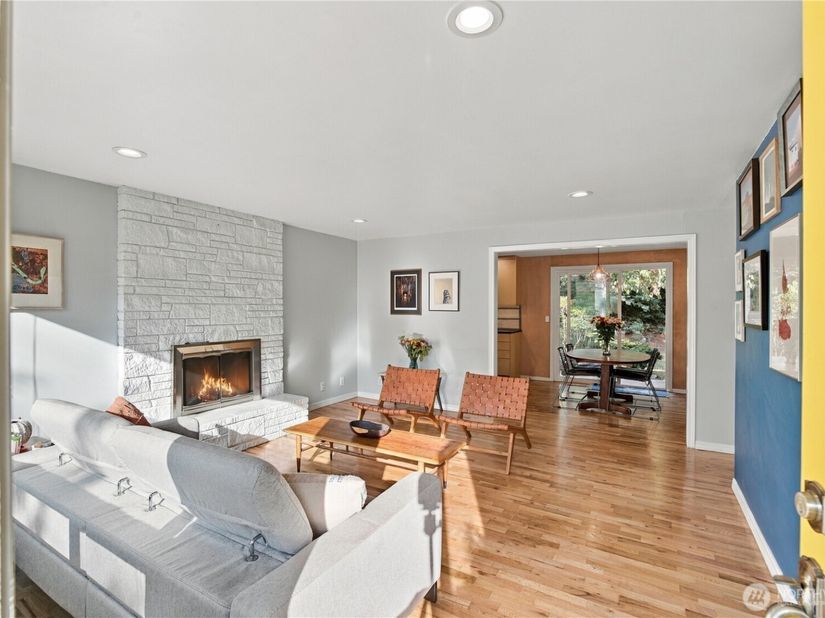 22221 92nd Avenue W, Edmonds WA 98020