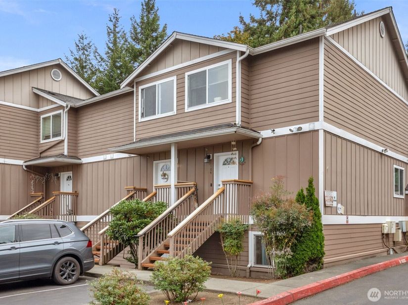 7220 Rainier Drive 101, Everett WA 98203