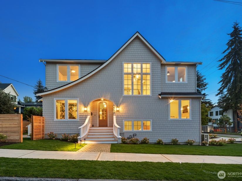 6858 26th Avenue NE, Seattle WA 98115