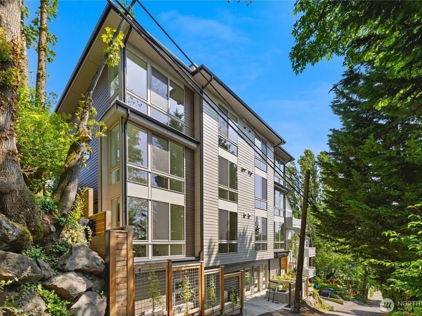 3819 C Fremont Avenue N, Seattle WA 98103