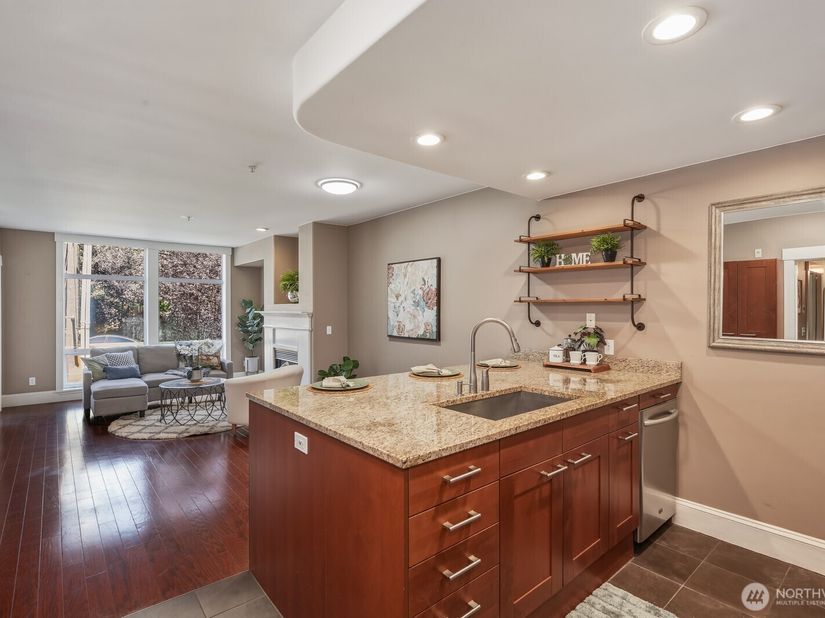 3221 SW Avalon Way 201, Seattle WA 98126