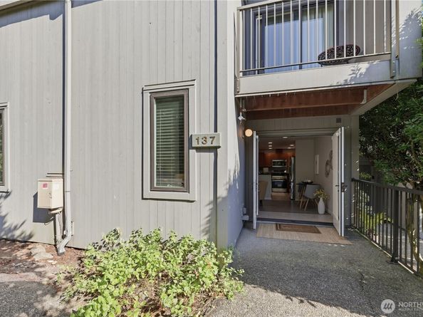 13957 NE 60th Way 137, Redmond WA 98052