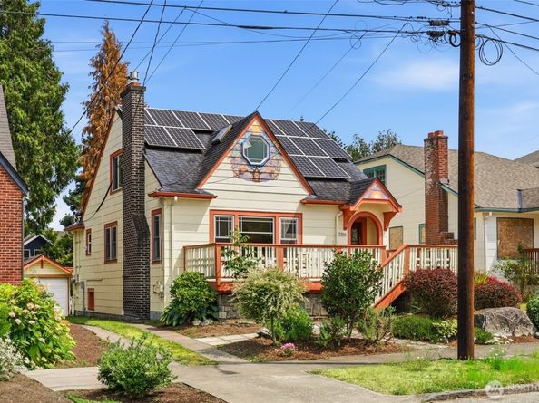 2316 41st Avenue SW, Seattle WA 98116
