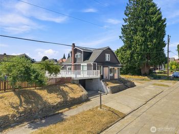 1207 8th Street