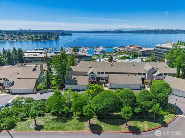 5404 Lake Washington Boulevard NE B, Kirkland WA 98033