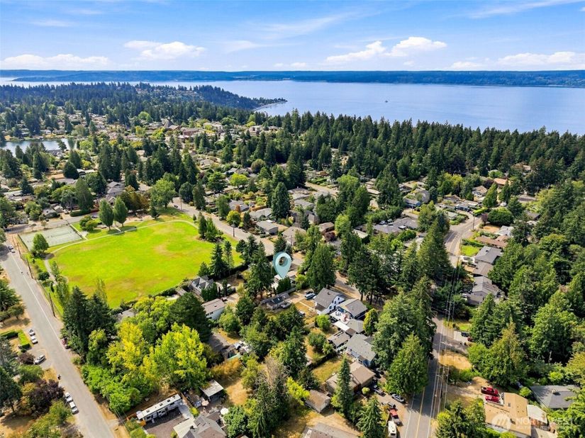 14622 18th Avenue SW, Burien WA 98166