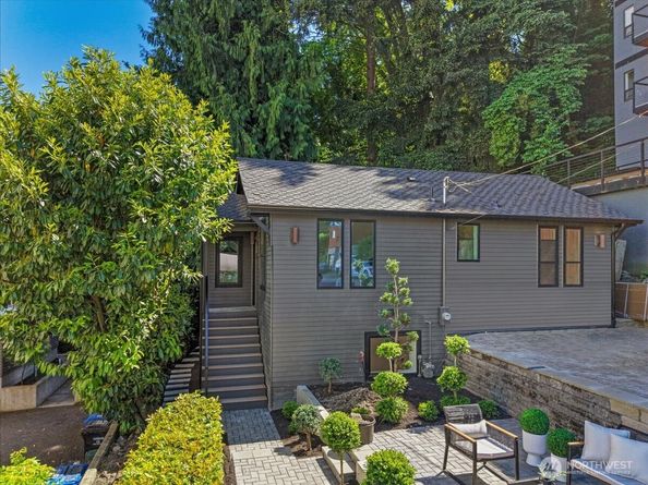 4011 SW Maryland Place, Seattle WA 98116