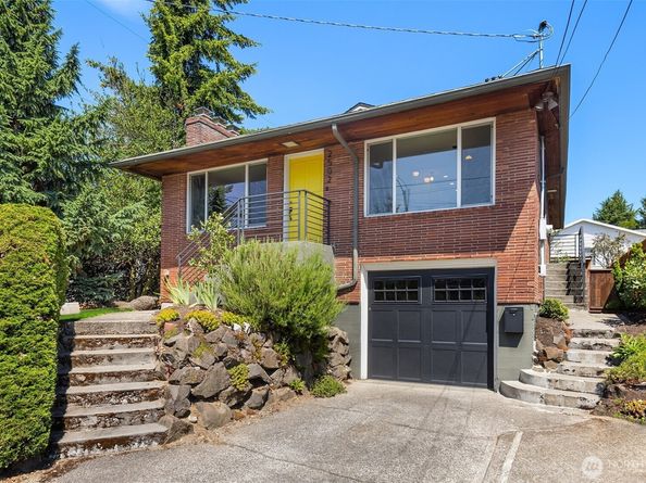 2502 NE 68th Street, Seattle WA 98115