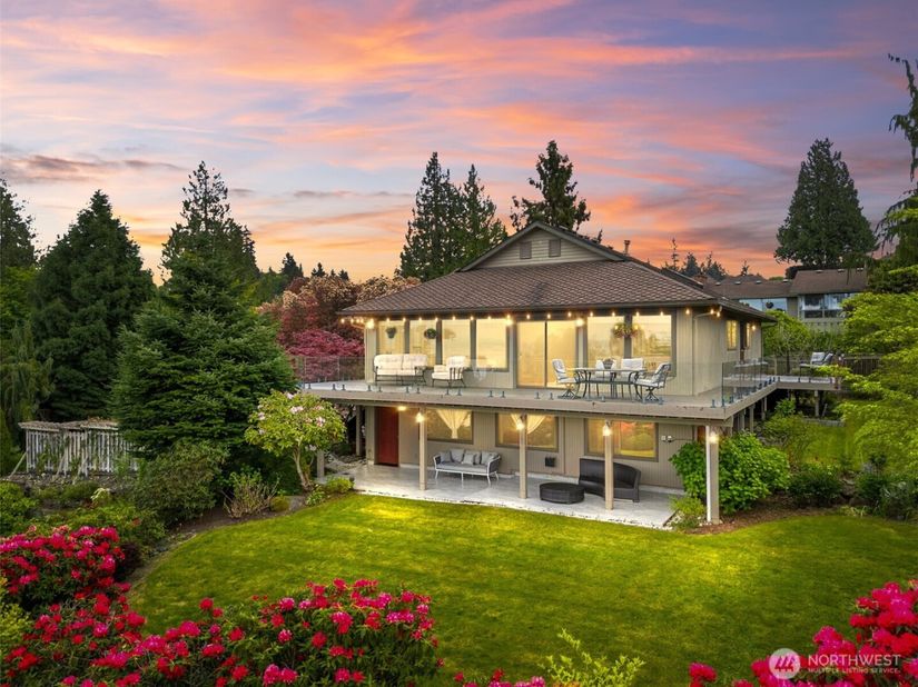 5128 Seaview Way, Everett WA 98203