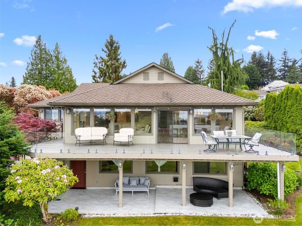 5128 Seaview Way, Everett WA 98203