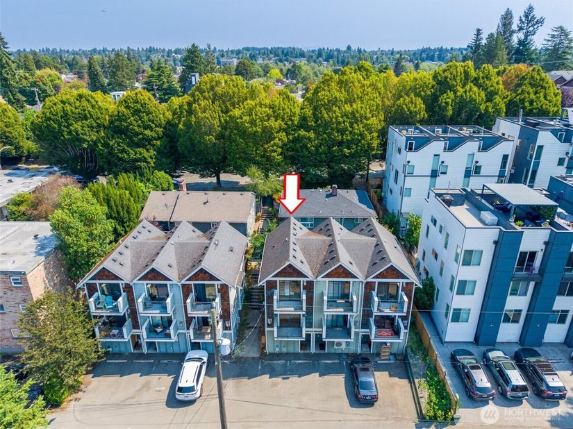 9243 35th Ave SW A, Seattle WA 98126