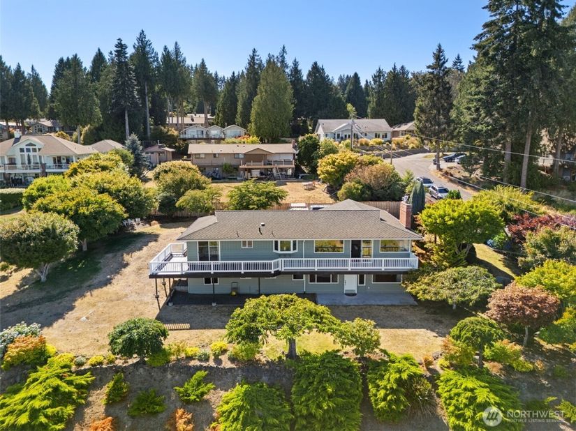 8102 E Seaview Drive, Port Orchard WA 98366