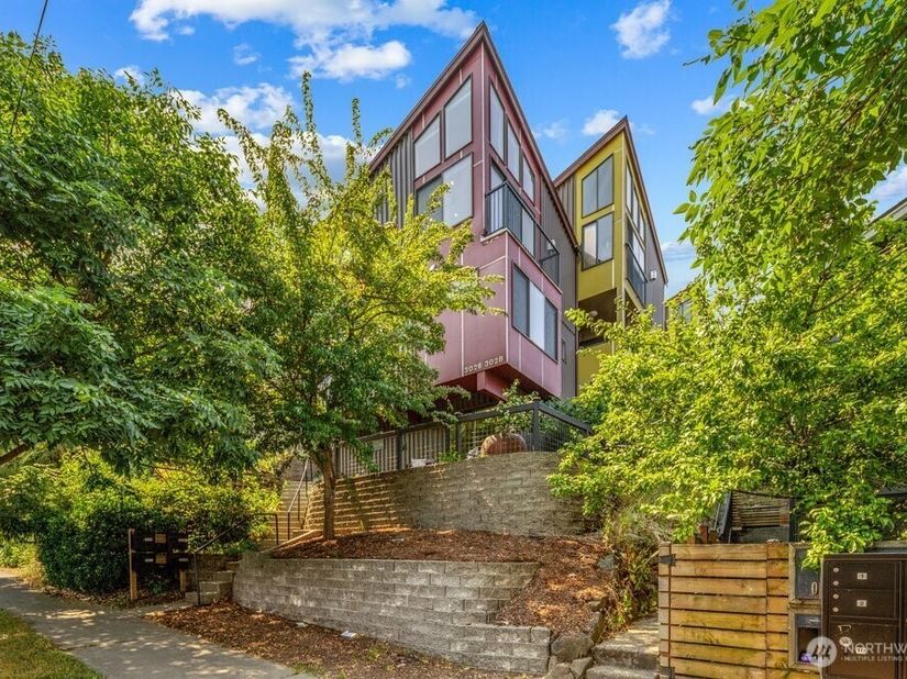 3026 SW Avalon Way A, Seattle WA 98126