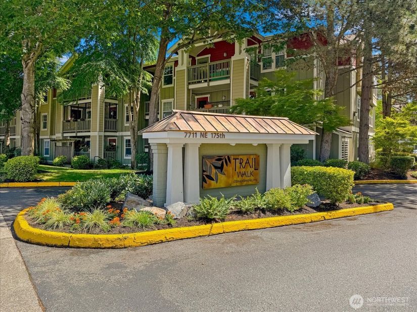 7711 NE 175th Street F202, Kenmore WA 98028