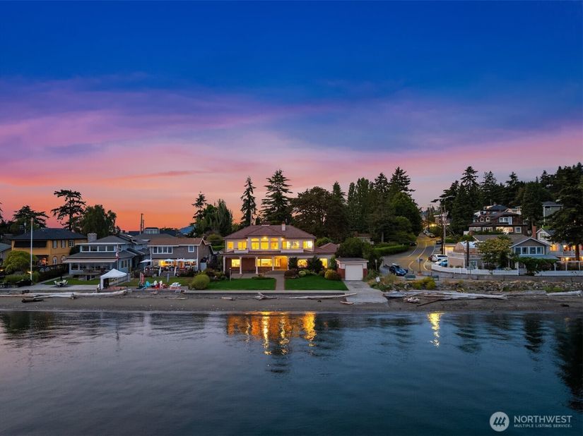 3705 SW 171st Street, Burien WA 98166