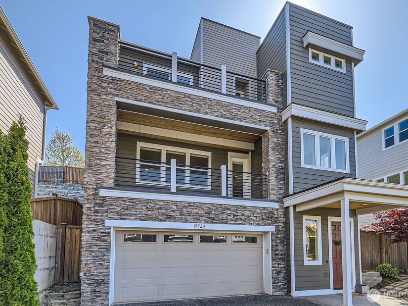 19524 81st Place NE, Kenmore WA 98028