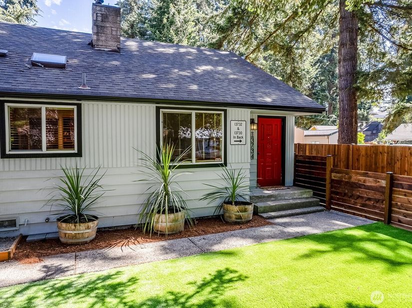 13734 Stone Avenue N, Seattle WA 98133