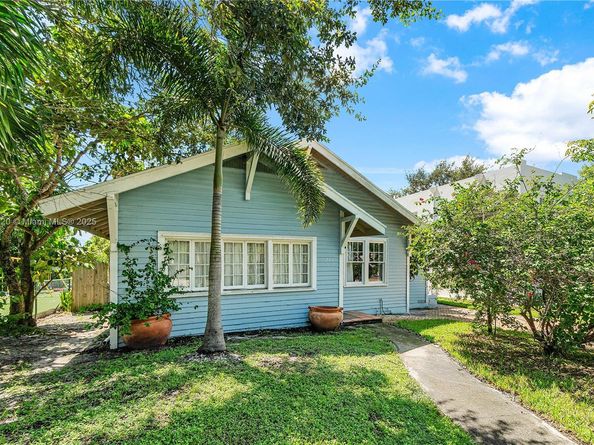 728 Newark St, West Palm Beach FL 33401