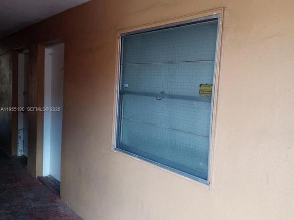 1230 W 54th St 216A, Hialeah FL 33012