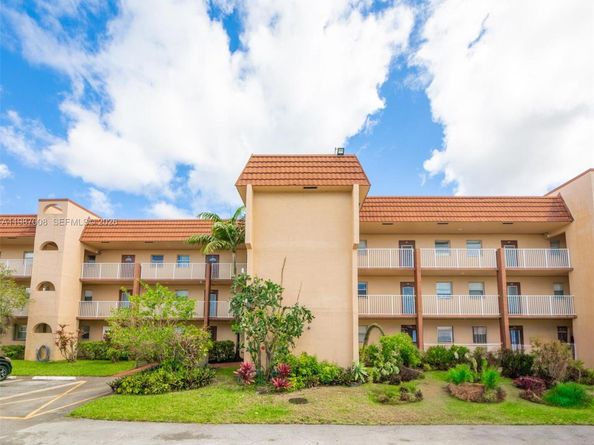 8951 Sunrise Lakes Blvd 105, Sunrise FL 33322