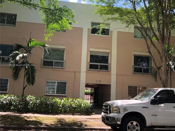 1110 Salzedo St 2G, Coral Gables FL 33134
