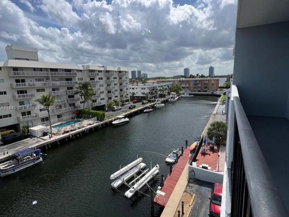 3642 NE 171st St 504, North Miami Beach FL 33160