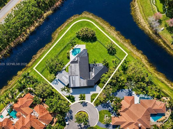 3560 Paddock Rd, Weston FL 33331