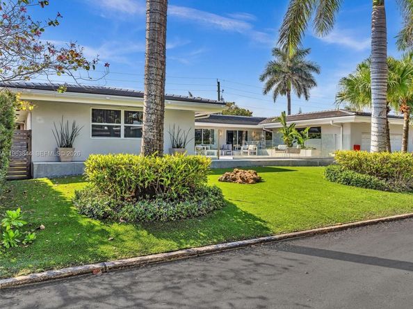 840 S Southlake Dr, Hollywood FL 33019