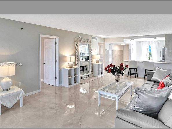 3940 Inverrary Blvd 703A, Lauderhill FL 33319