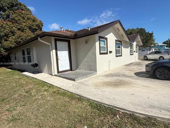 10501-10503 SW 172, Miami FL 33157