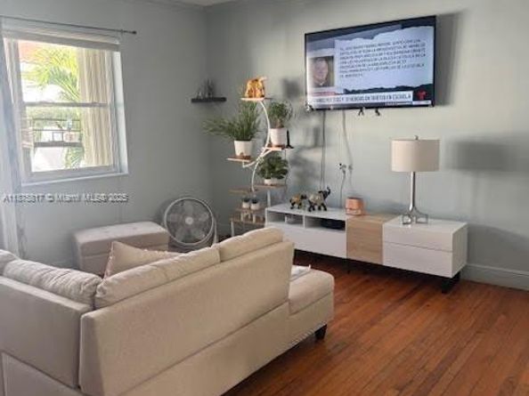 1258 Marseille Dr 4, Miami Beach FL 33141