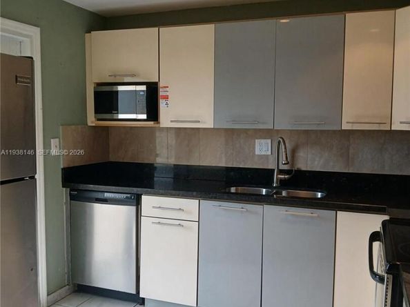 5950 Del Lago Cir 112, Sunrise FL 33313