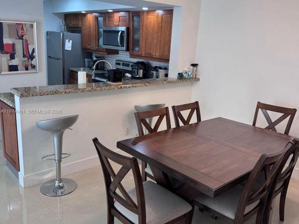 18860 NW 57th Ave 208, Hialeah FL 33015