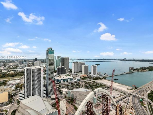 1100 Biscayne Blvd 4907, Miami FL 33132