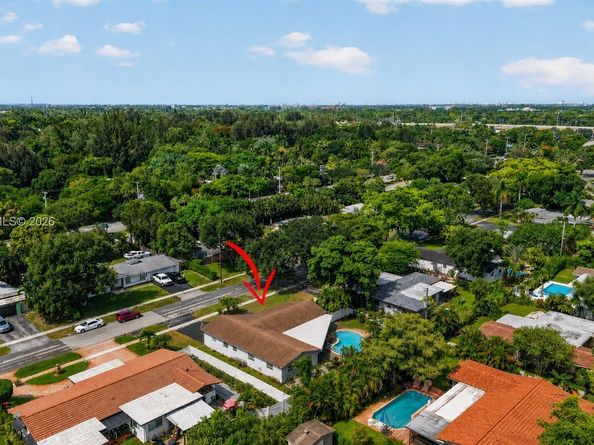 5602 SW 1st St, Plantation FL 33317