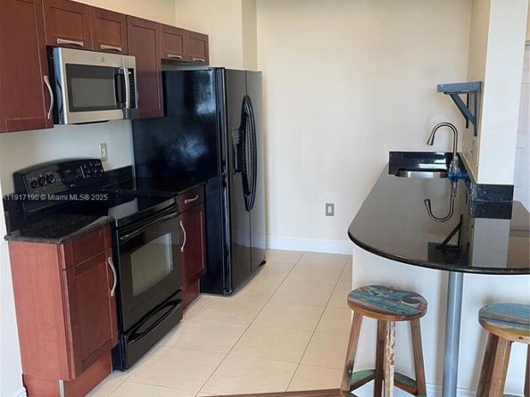 7280 SW 90th St 708, Miami FL 33156