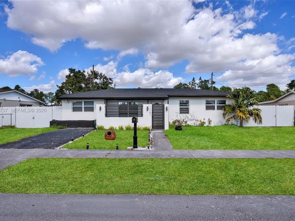 11751 SW 168th Ter, Miami FL 33177